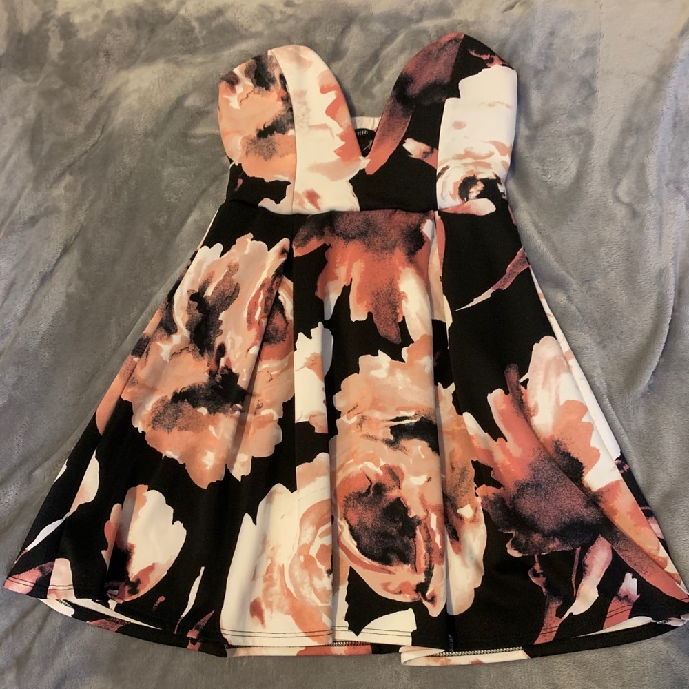 Rose strapless dress